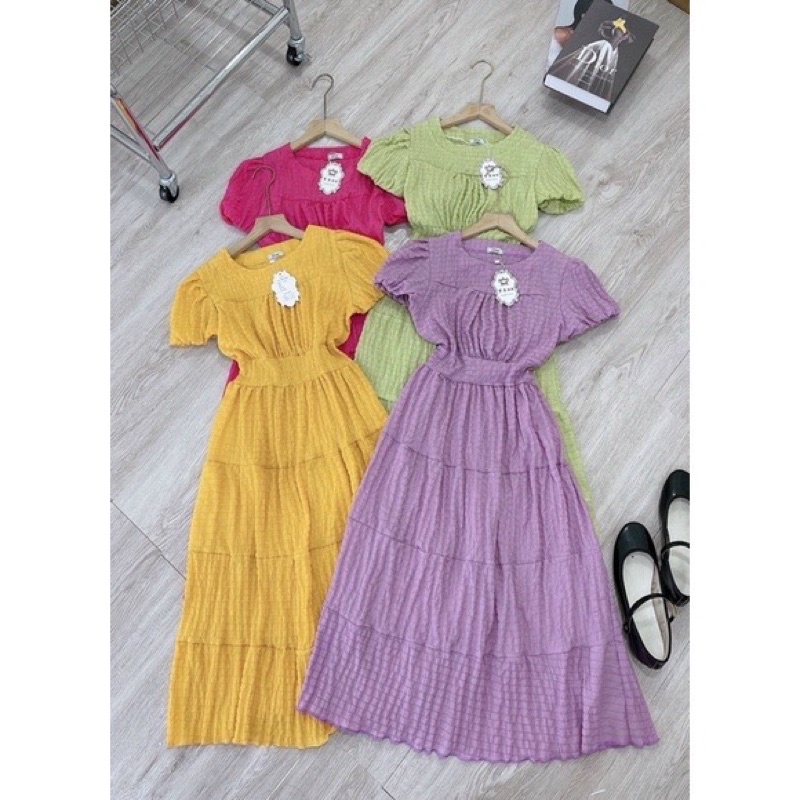 Đầm xốp nhún tay bồng phom xoè