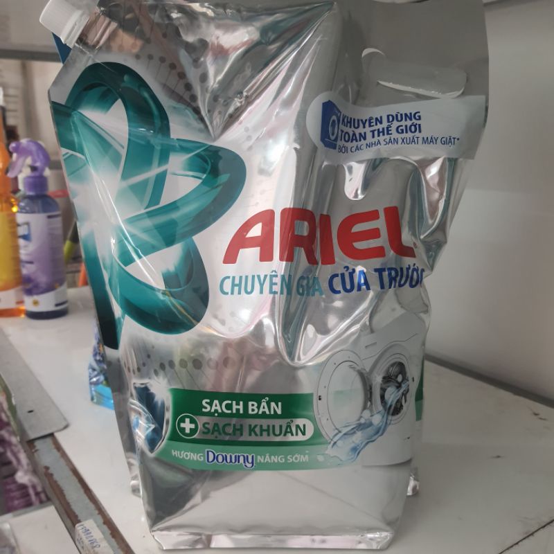 Nước giặt Ariel cửa trước sạch khuẩn Hương Downy túi 3,2kg