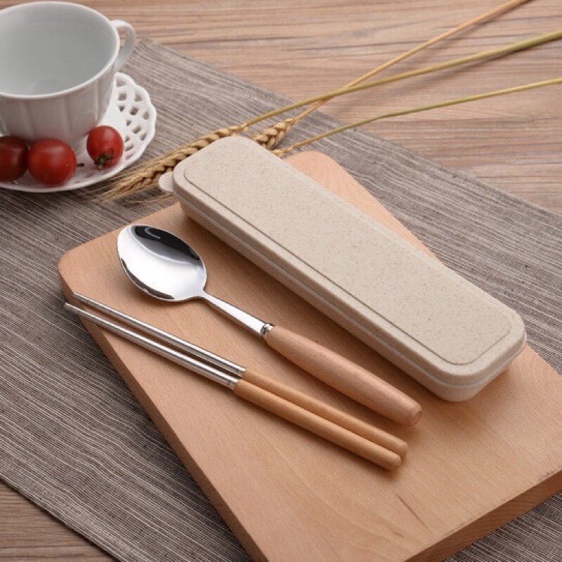 Bộ đũa thìa Inox cán gỗ kèm hộp đựng lúa mạch Hasu - G02