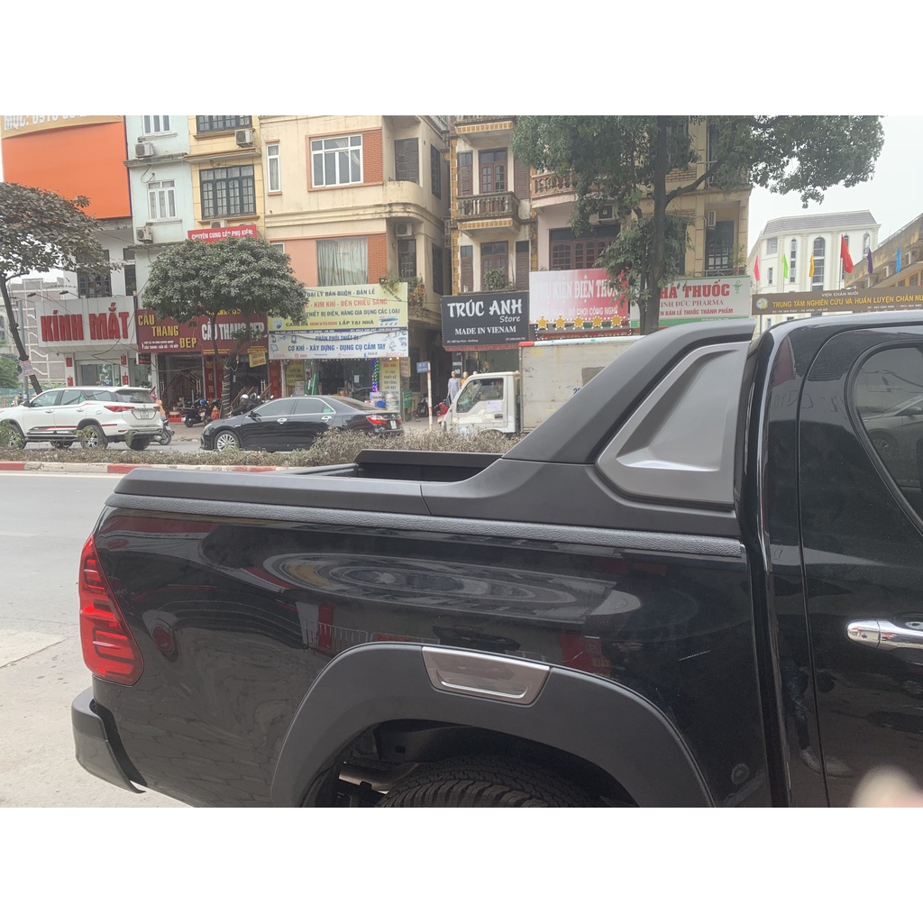THANH THỂ THAO THEO XE TOYOTA HILUX