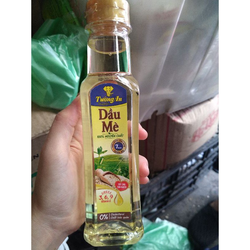 Dầu Mè 100% Nguyên Chất Tường An 250ml