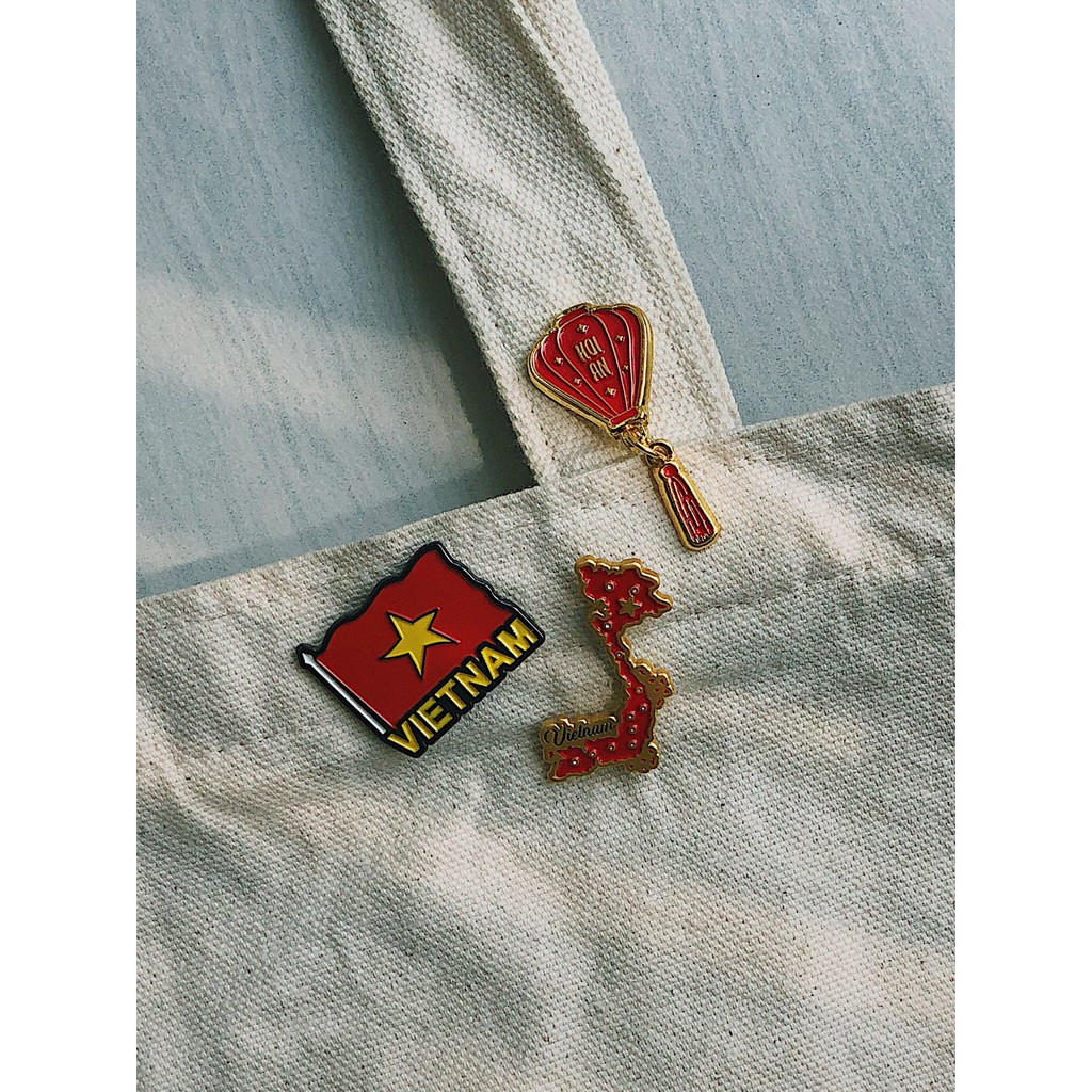 Pin Cài Áo Lá Cờ VN Saigonir-Huy Hiệu-Ghim Cài Áo, Mũ, Balo, Túi Xách-Enamel Pin-Vietnam Souvenir-Quà Lưu Niệm Việt Nam