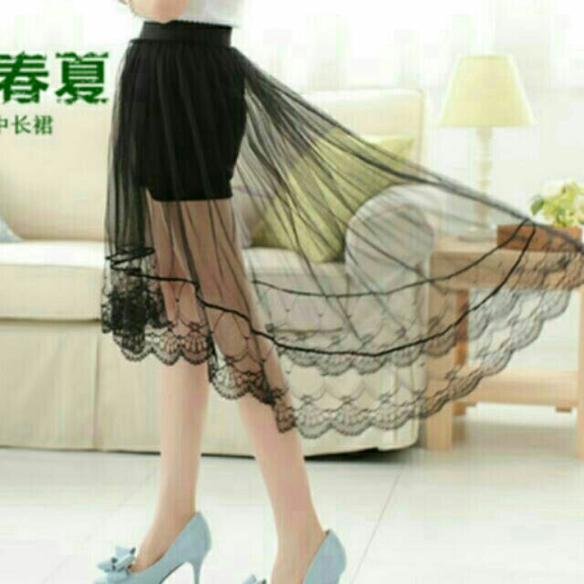 Chân váy, đầm ren đuôi cá