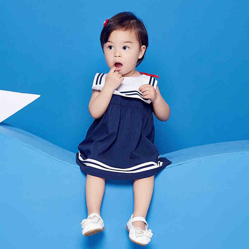 Váy thuỷ thủ bé gái