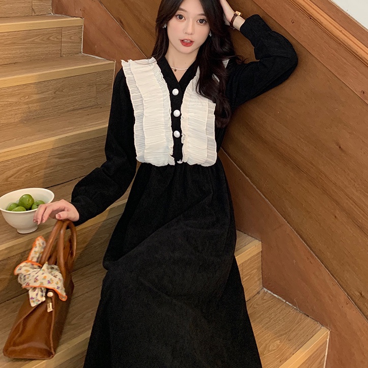 Đầm Nhung Tay Phồng Dài Phối Ren Thời Trang Thu Đông Kiểu Mới Cho Nữ