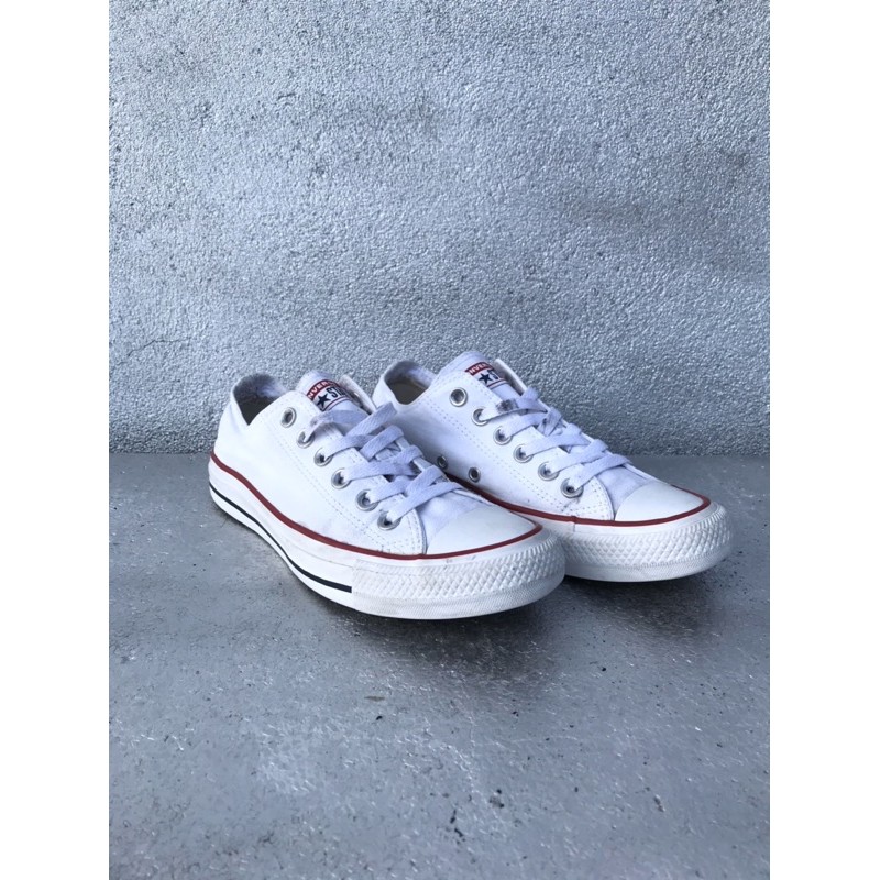 Giày converse classic 2hand giá rẻ. size 35-39. Nt check size ạ