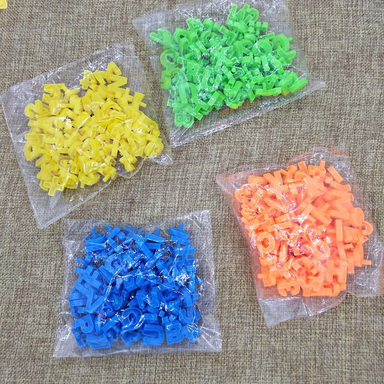 Hạt nhựa chữ cái xếp hình, hạt nhựa chữ cái màu sắc giúp bé học tập