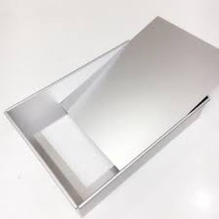 Khuôn nhôm chữ nhật đế rời dùng làm bánh bông lan hình chữ nhật, chất liệu nhôm tốt, dễ dàng vệ sinh sau khi nướng bánh