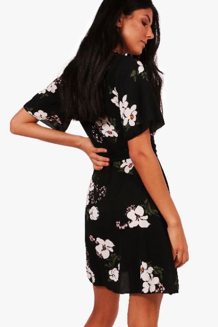 Váy vạt chéo in hoa trà hãng Boohoo hàng Authentic