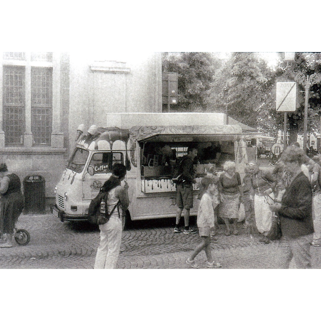 Phim Washi F ISO 100, Đen Trắng B&W, 135/35mm x 24 Kiểu, In Date Cho Máy Chụp Ảnh Film - LIIQ Flash