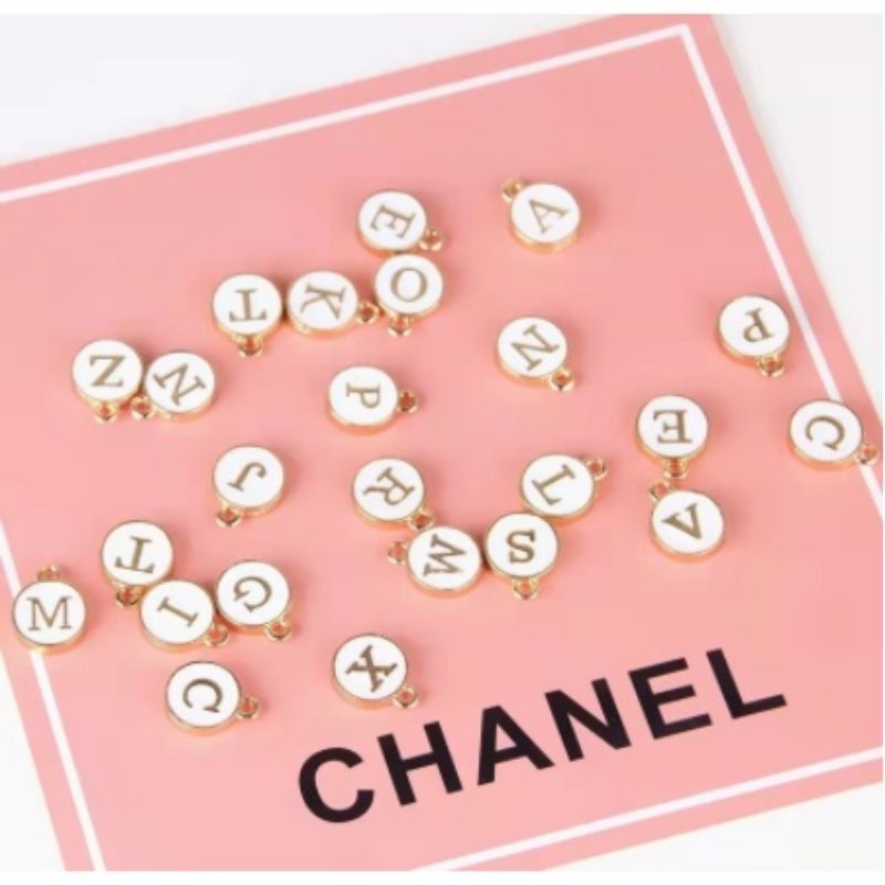 Charm chữ kim loại tráng men Màu Trắng