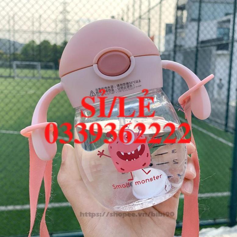 [ COCOLOVE ] Bình tập uống chống sặc có quai đeo SMALL MONSTER dung tich 300ml bibi90