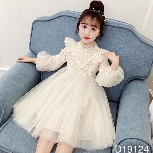 Váy ren công chúa siêu yêu dễ thương cho các nàng công chúa nhỏ . Có hai màu trắng sữa và màu đỏ
