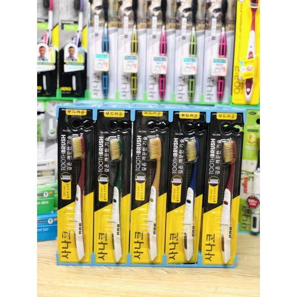 MSP- 286 : 1 Vỉ 30 chiếc bàn chải TOOTBRUSH Hàn Quốc