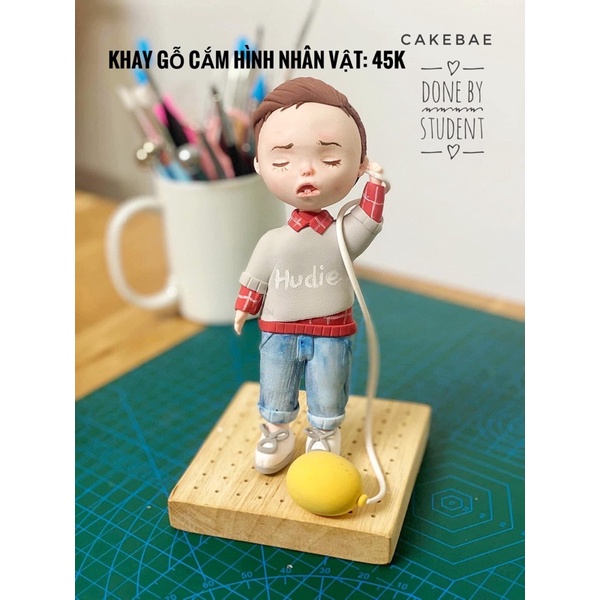 Khay gỗ cắm mô hình nhân vật