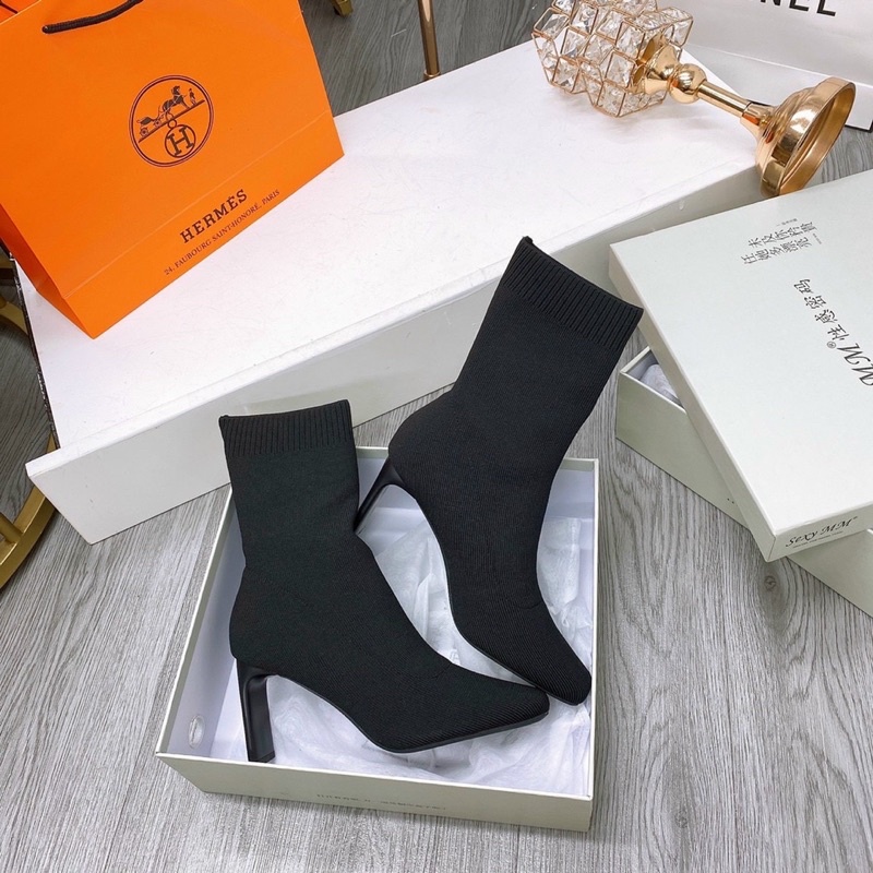 Boot lửng chất len gân gót dẹt