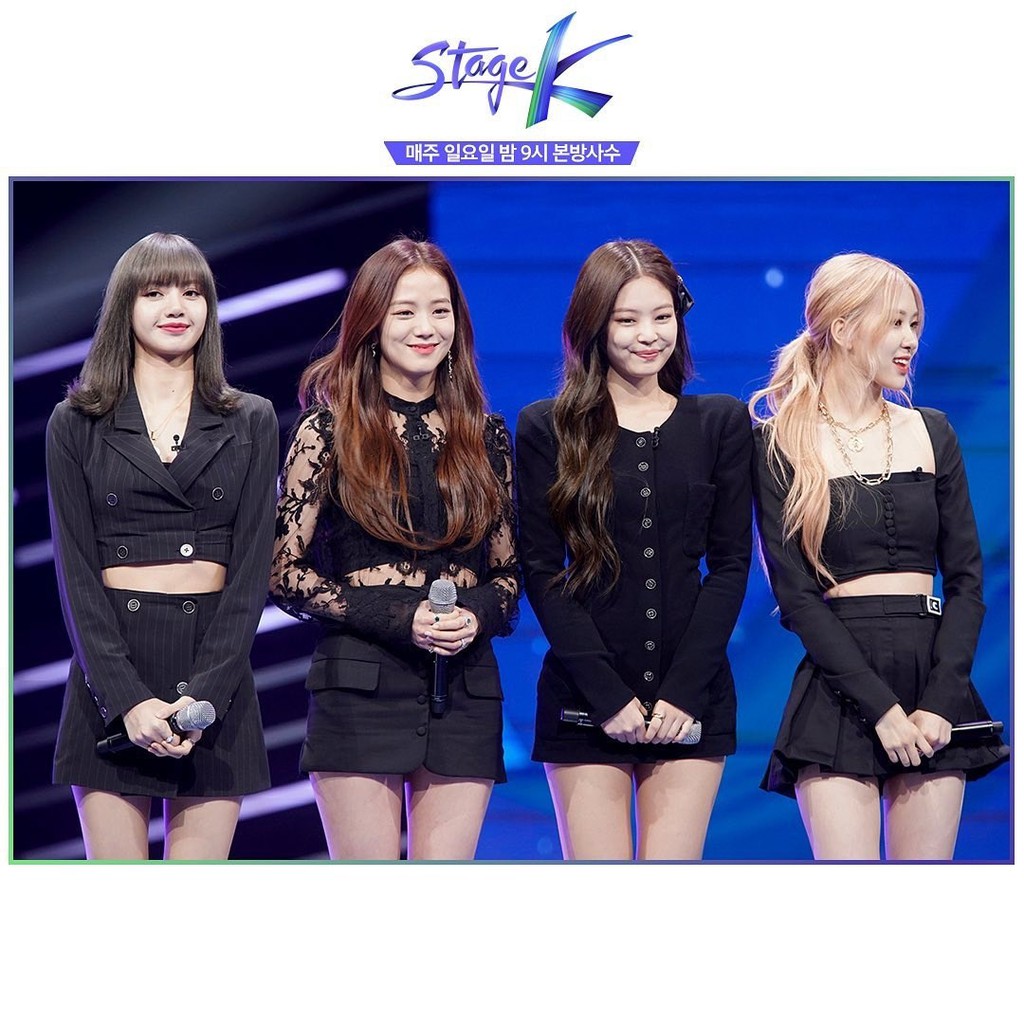 Sét Áo Cổ Vuông Tay Dài + Chân Váy Xếp Ly Hách Dáng Siêu Đỉnh Giống Rose-BlackPink Cho Nữ