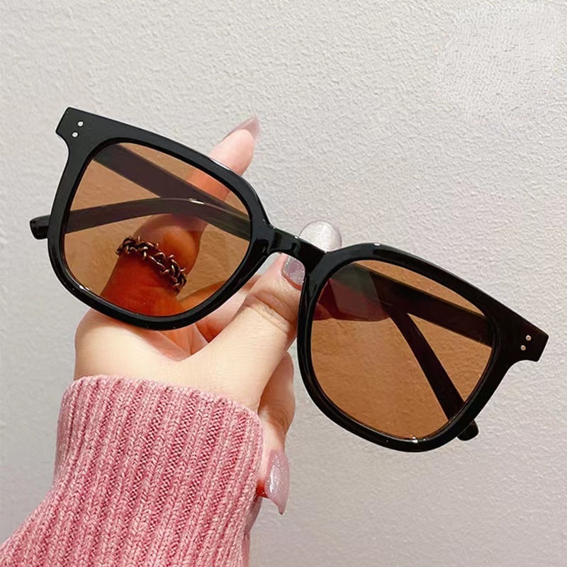 (KIQI-FASHION) COD Kính Mát Gọng Vuông Chống Tia UV Thời Trang Cho Nam Nữ