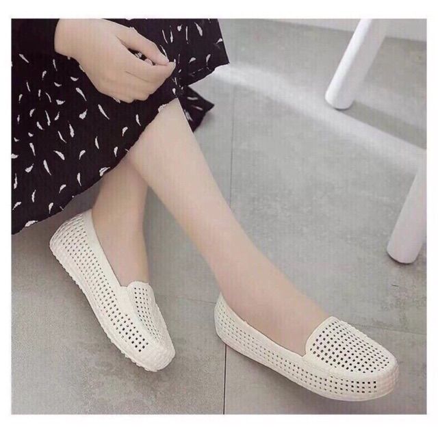 Giày nhựa đi mưa siêu êm