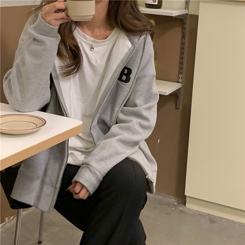 Áo khoác nữ SUXI tay dài dáng rộng in chữ cái thời trang