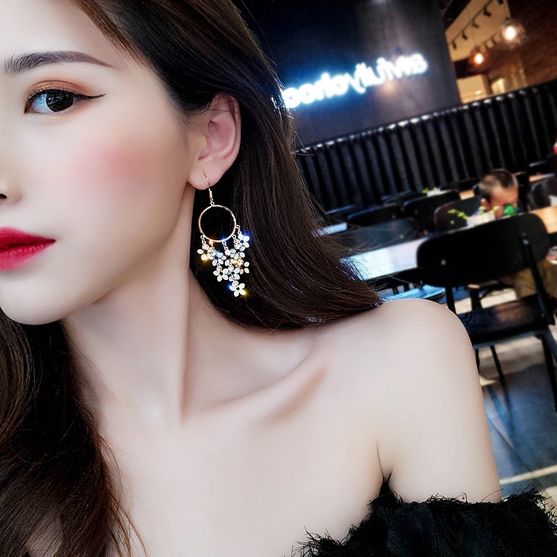 Bông Tai Dáng Dài Thời Trang Phong Cách Hàn Quốc 2020