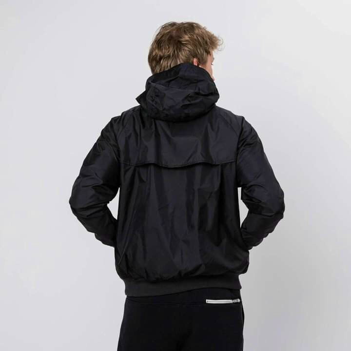 Áo khoác dù nam Nike chính hãng màu đen 2 lớp có mũ trùm đầu bên trong lớp lót cách nhiệt