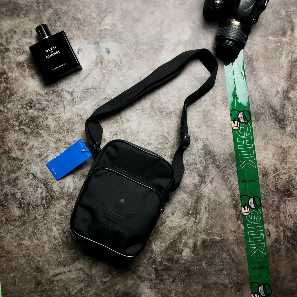 [ ẢNH THẬT ] Túi Đeo Chéo 3 Lá Nam/Nữ Originals Mini Vintage vải ( đen chữ đen) - ST1838 | BigBuy360 - bigbuy360.vn