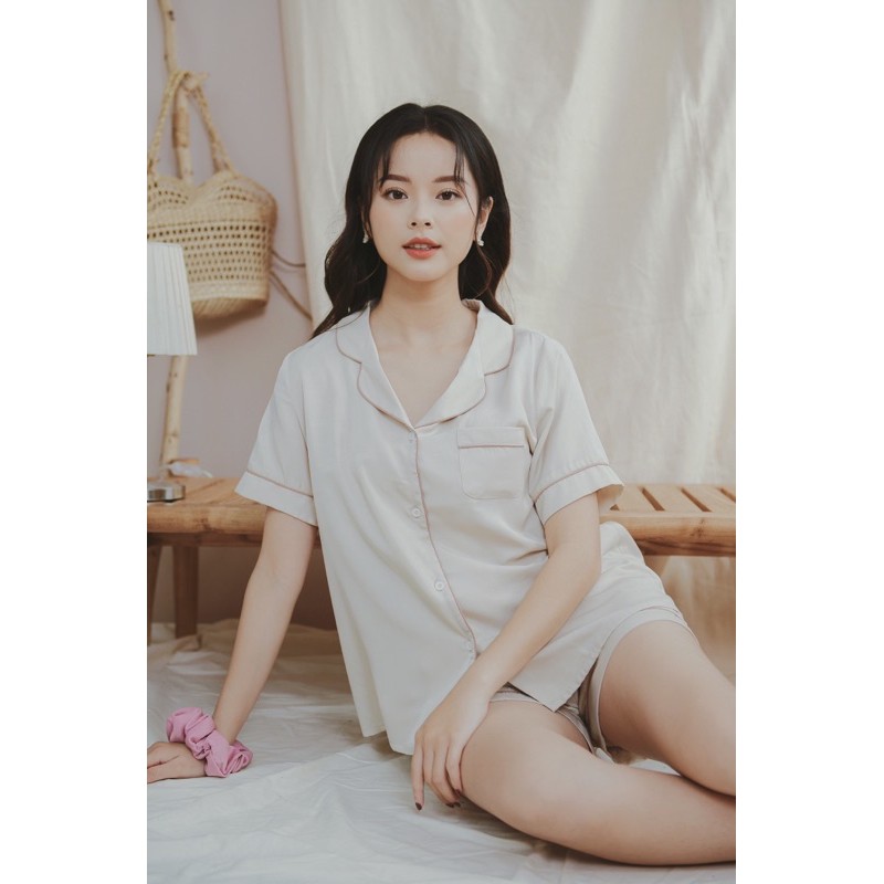 Bộ Pijama lụa trơn MOMOJAMA áo cộc quần cộc, bộ đồ mặc nhà cute chất liệu lụa tằm, size từ 40 -70kg, M1922 | BigBuy360 - bigbuy360.vn