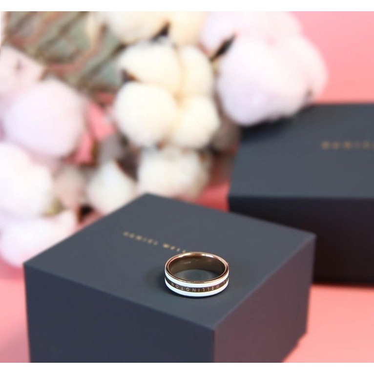 Nhẫn Daniel Wellington Classic Ring Satin White DW Ring