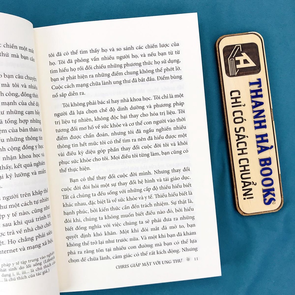 Sách - Chris Giáp Mặt Với Ung Thư (Kèm Bookmark) - Cuốn cẩm nang toàn diện về hành trình chữa lành căn bệnh ung thư