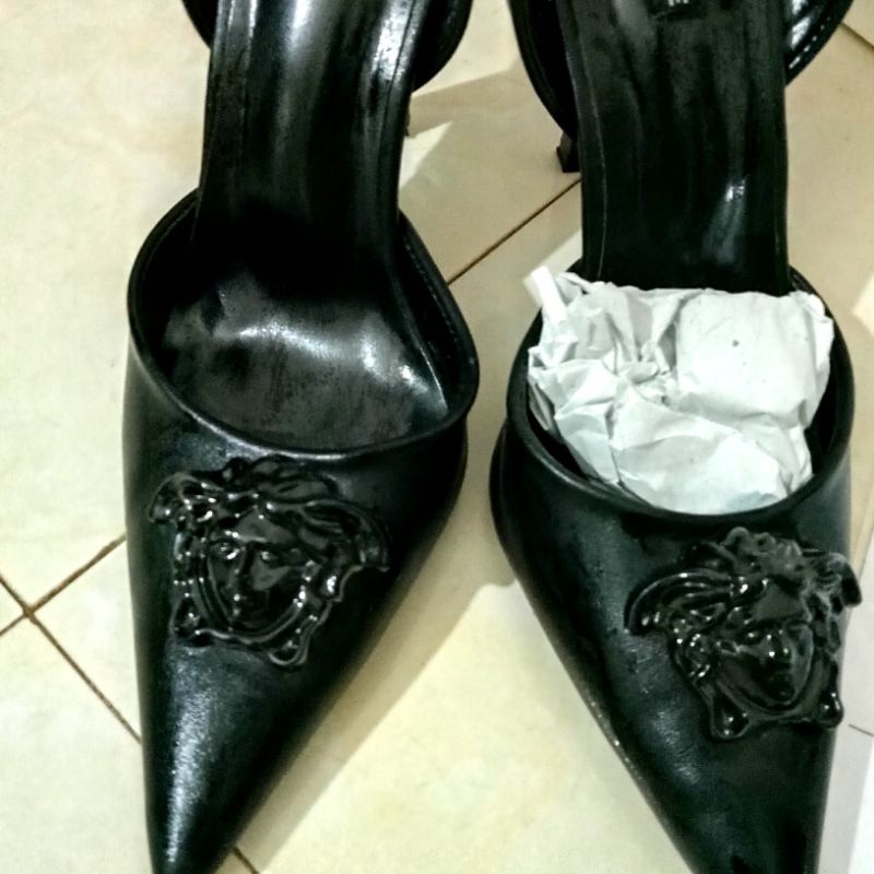 Thanh lý dép cao gót versace