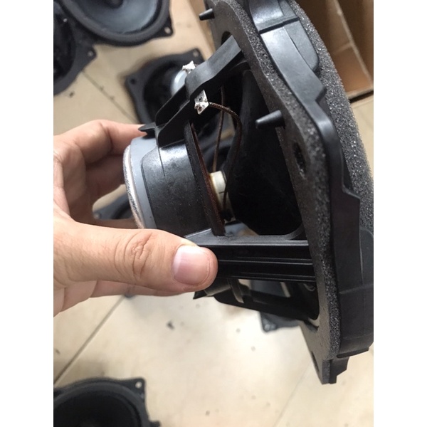 1 cai loa 16 cm xịn hiệu KIA -a 9000