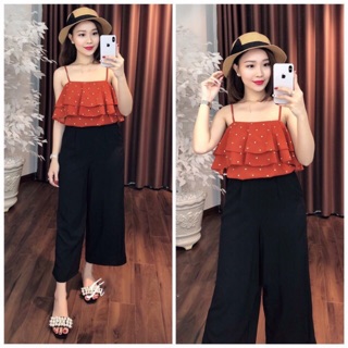 Còn màu cam quần ống rộng mix áo 2 dây