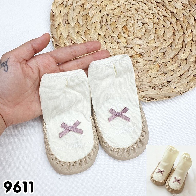 Giày Vớ Chống Trượt Nhiều Mẫu Cho Bé Từ 0-18Tháng (11CM - 13CM)