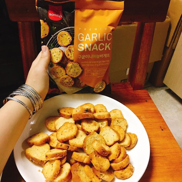 Bánh Mì Sấy Bơ Tỏi Hàn Quốc Garlice Snacks 120gr