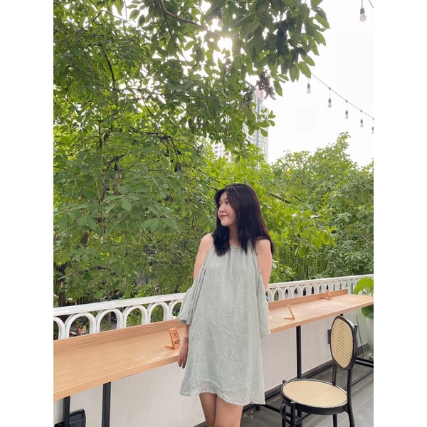 Váy yếm khoét bông