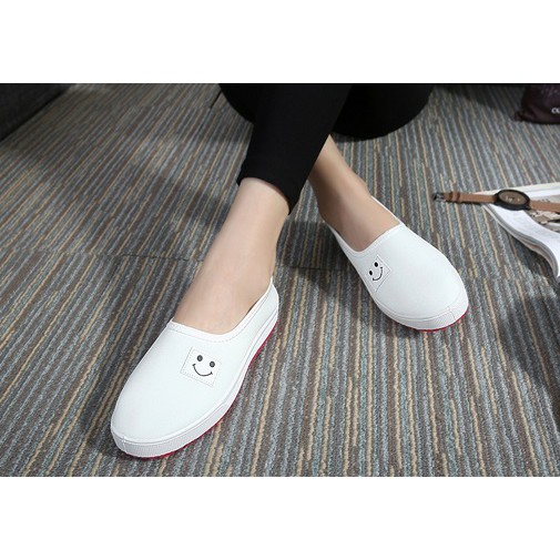 Slip on cho nữ họa tiết mặt cười dễ thương | BigBuy360 - bigbuy360.vn