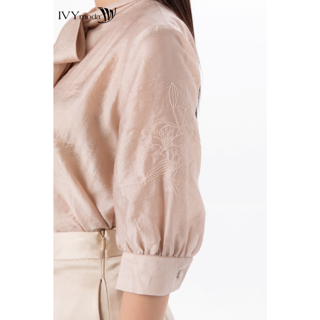 Áo sơ mi nữ thêu nổi phối nơ IVY moda MS 16M7460