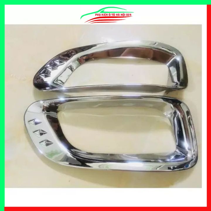 Ốp viền đèn gầm trước Innova 2009-2012 mạ crom