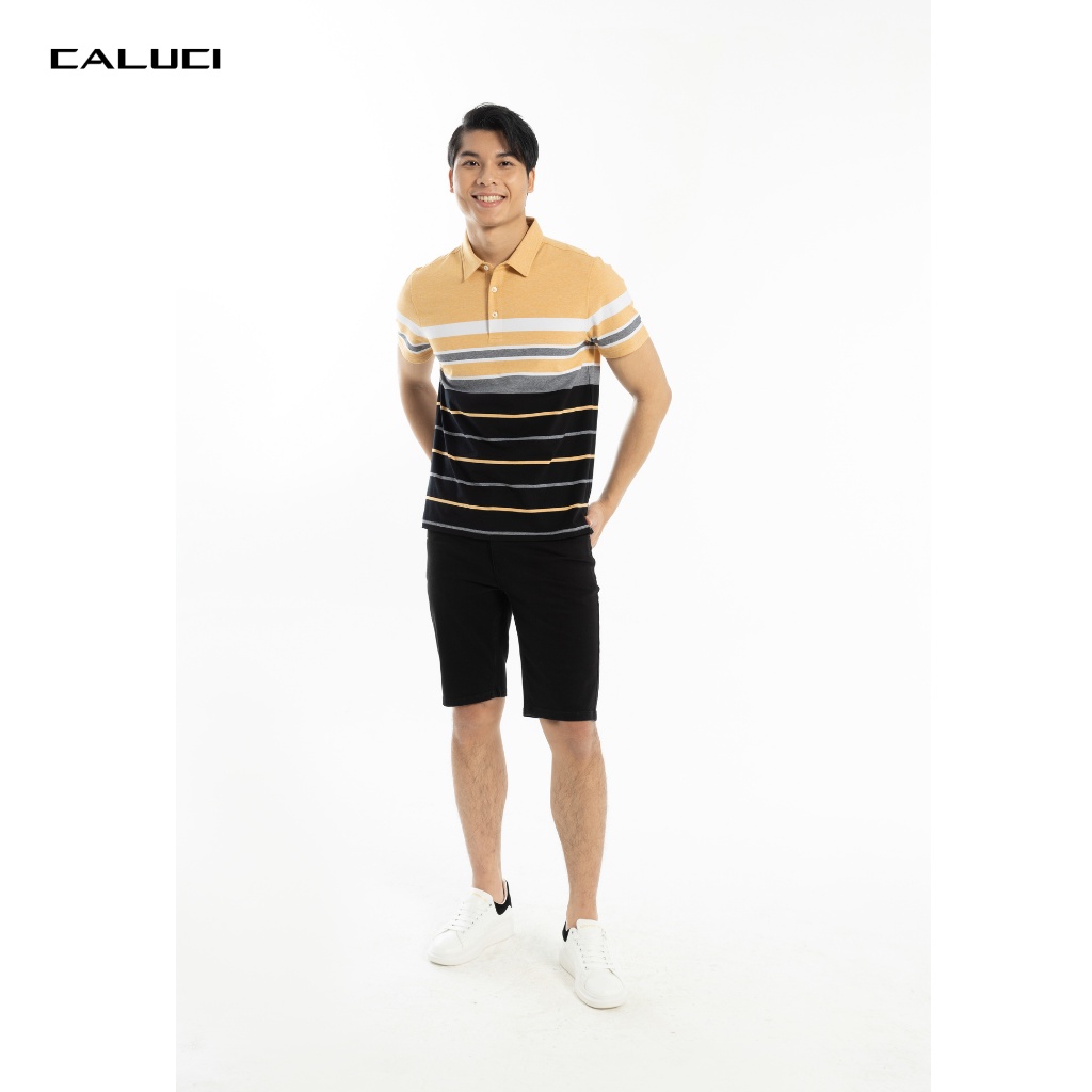 Áo polo nam CALUCI thiết kế cổ đức, dáng suông nhẹ, họa tiết kẻ ngang, chất liệu vải mềm mại và co dãn tốt MPS209R