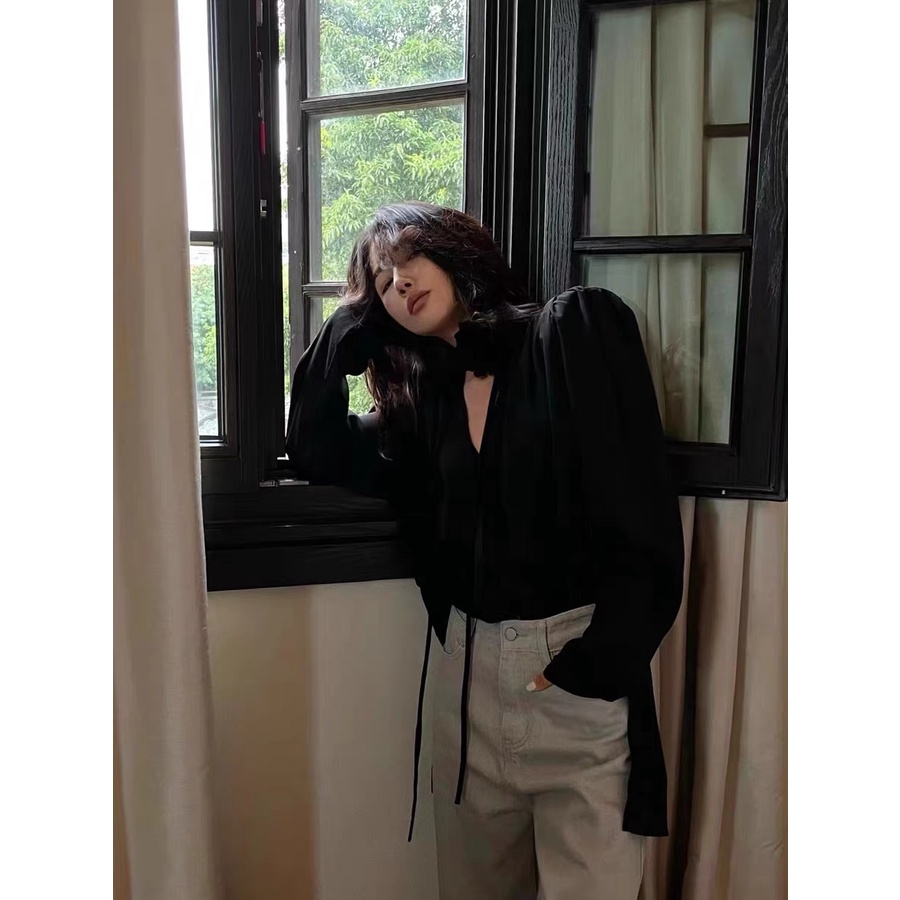 Áo Sơ Mi Cổ Chữ V Tay Phồng Cột Dây Họa Tiết Hoa Hồng Bằng Vải Satin Thời Trang Mùa Thu Hàng Mới Dành Cho Bạn Nữ