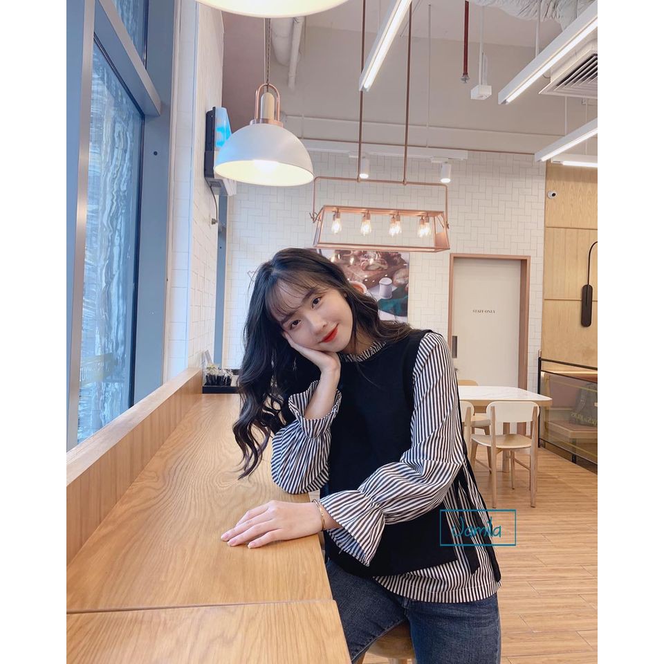 Áo gile đen phối kẻ