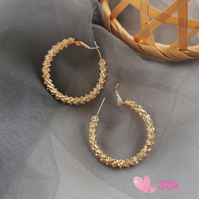 Bông tai đi tiệc