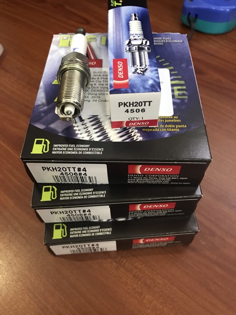 Bugi Denso Platium PKH20TT cho xe Innova, Fortuner...