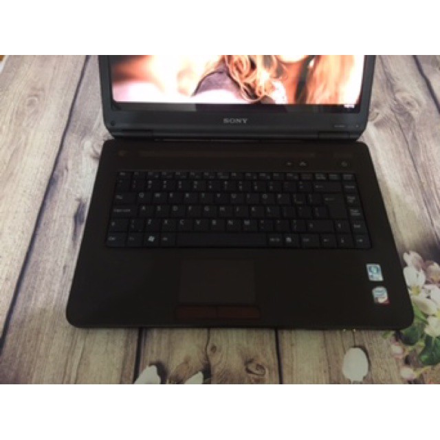 Laptop cũ Sony NR Co2 T5250 ram 2g ổ 160g màn 15.6 ( tặng kèm chuột game ) giá rẻ. | WebRaoVat - webraovat.net.vn