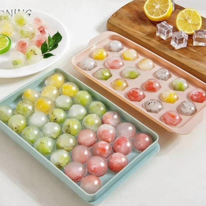 KHAY LÀM ĐÁ 33 VIÊN TRÒN CÓ NẮP ĐẬY VIỆT NHẬT