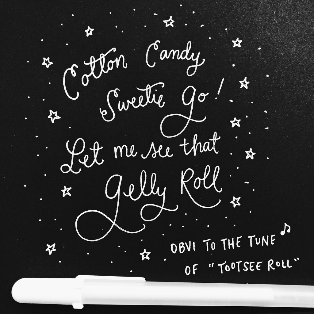 Bút bi Gel đi nét line màu trắng size 05, 08, 10 Sakura Gelly Roll - White