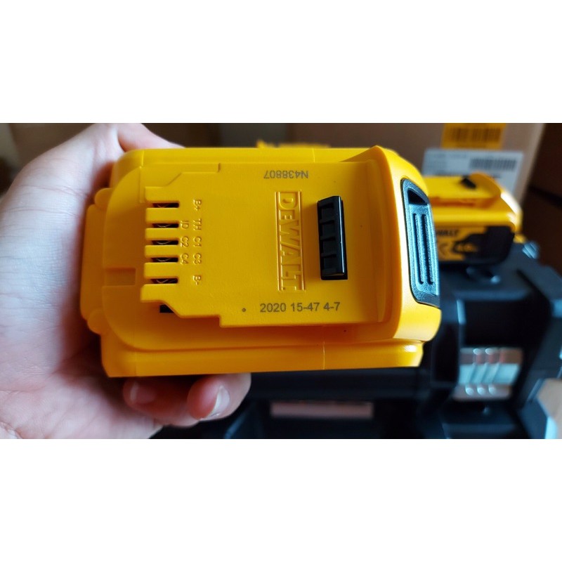 Pin dewalt Chính hãng 4Ah 18V hay còn gọi 20Vmax Chính hãng