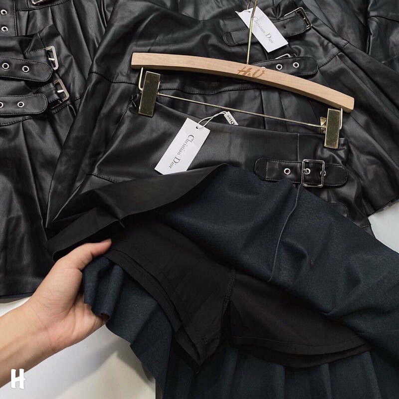 Chân váy da xếp li