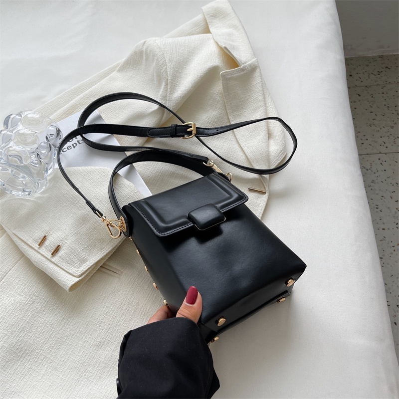 Ielgy Túi Yên Ngựa Có Thể Điều Chỉnh Màu Sắc Phong Cách niche Cho Nữ